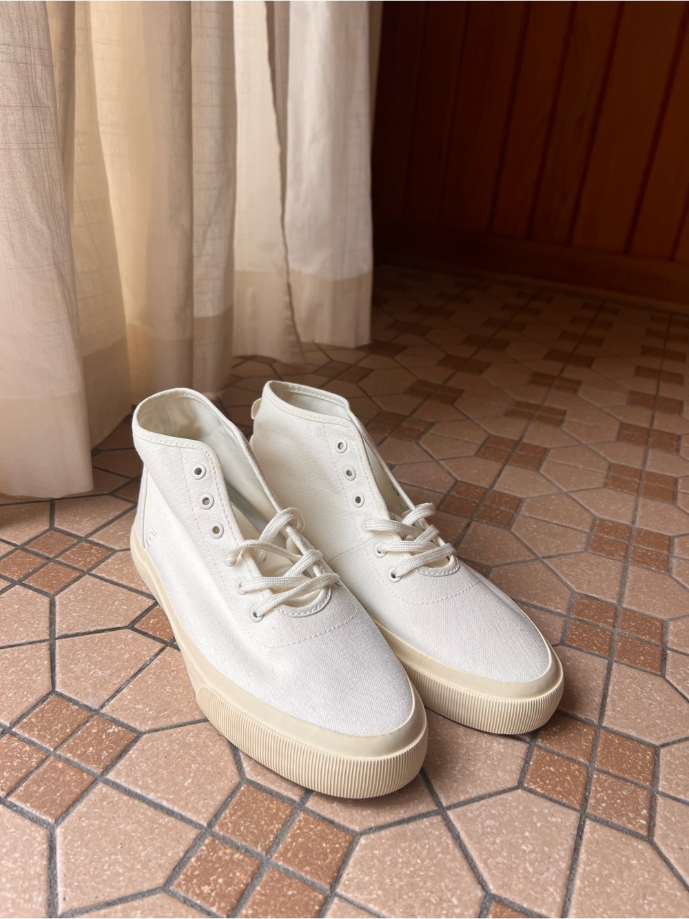 Everlane unisex Canvas High-Top Sneakers in Off-White NWOT